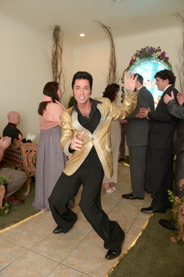 Vegas Chapel Wedding + Cosmopolitan Reception | Davista Photogra