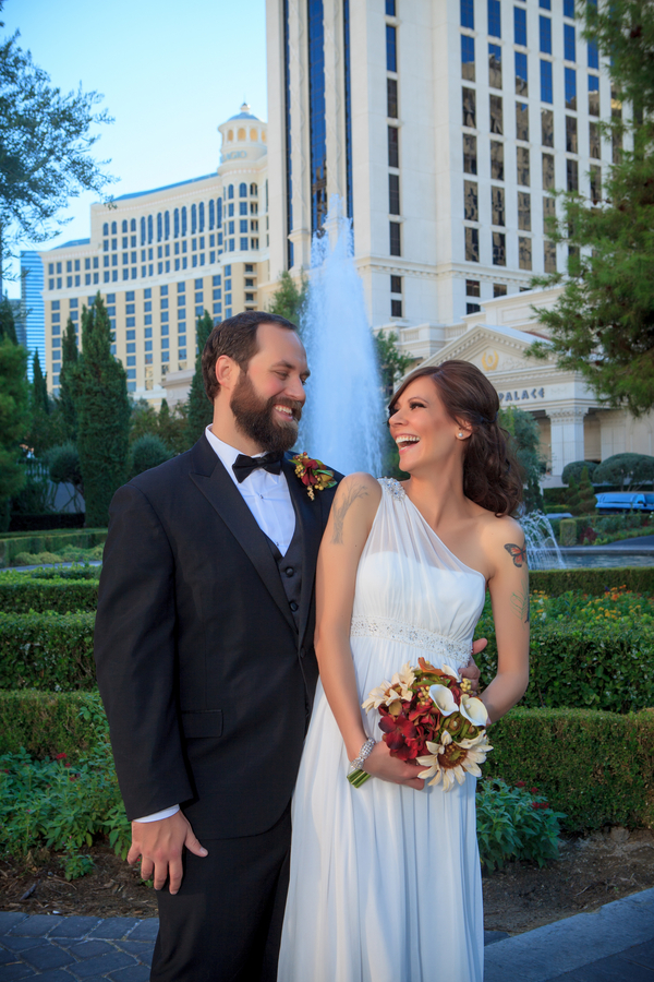 Vegas Elopement by Taylored Photo Memories | Little Vegas Wedding