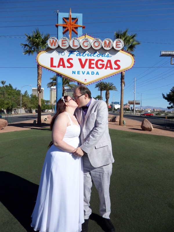 DIY Vegas Elopement // Little Vegas Wedding