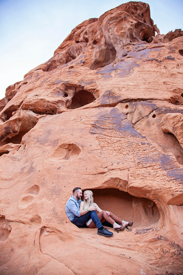 Red Rock Engagement | Jenna Ebert Photography on Little Vegas Wedding