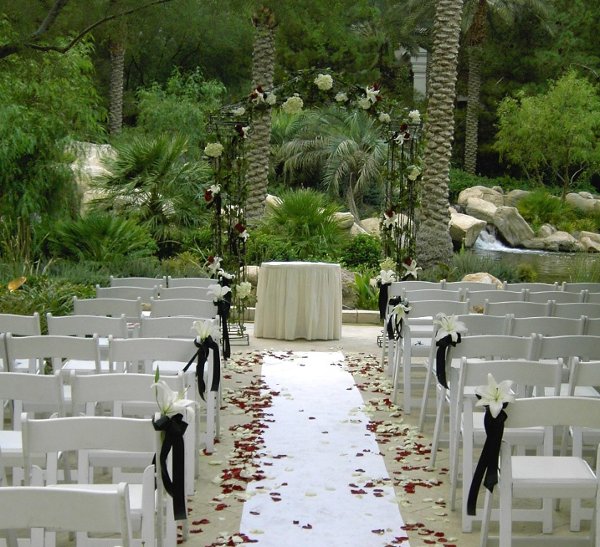 Garden Weddings at JW Marriott Las Vegas | Little Vegas Wedding