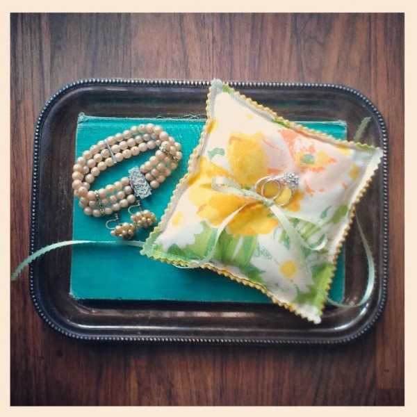 How To: DIY a Vintage Wedding Ring Pillow