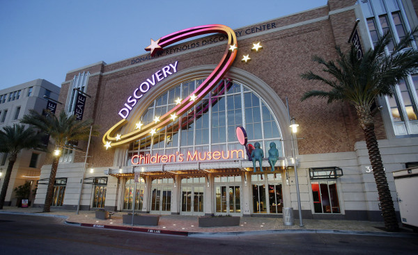 Wedding Venues at DISCOVERY Children's Museum | LIttle Vegas Wedding