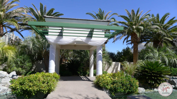 Vegas Wedding Venue: Emerald at Queensridge | Little Vegas Wedding