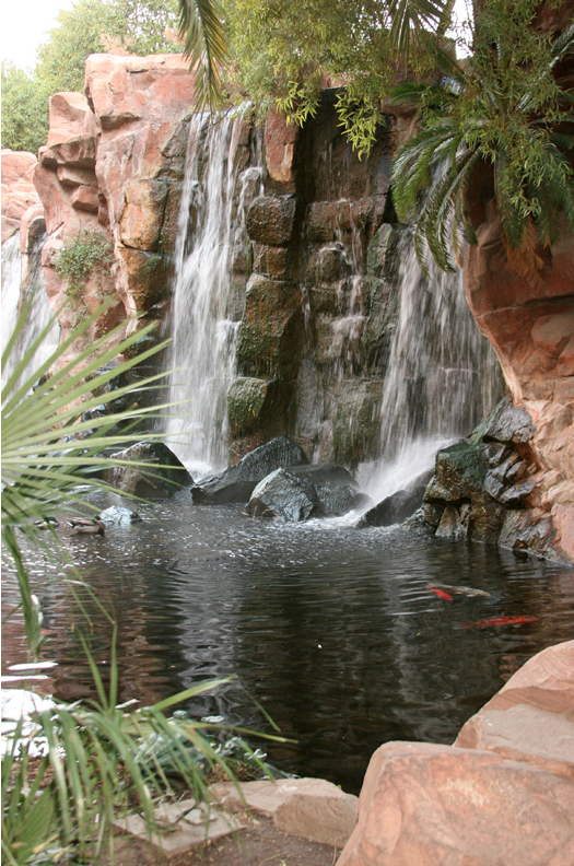 Flamingo Paradise Falls | Little Vegas Wedding Venue Guide