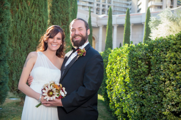 Vegas Elopement by Taylored Photo Memories | Little Vegas Weddin