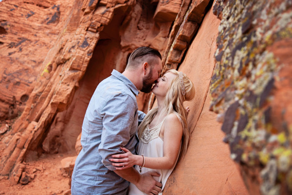 Red Rock Engagement | Jenna Ebert Photography on Little Vegas Wedding