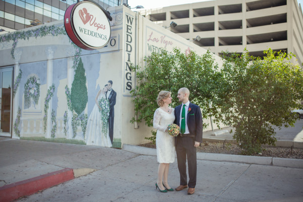 Emerald Wedding at Maggianos | Little Vegas Wedding