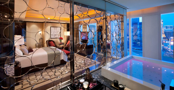 Las Vegas Honeymoon Guide | Little Vegas Wedding