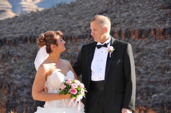 Maverick Helicopter Grand Canyon Wedding | Little Vegas Wedding