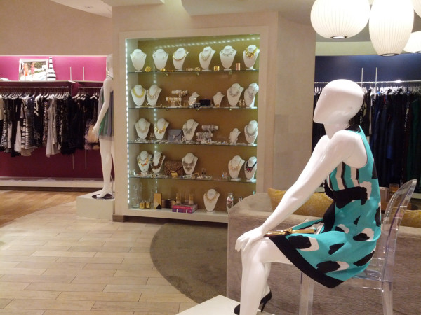 Rent the Runway Vegas | Little Vegas Wedding