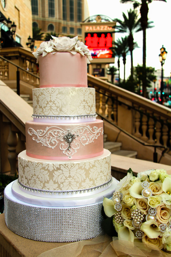 Wynn Elopement | Little Vegas Wedding